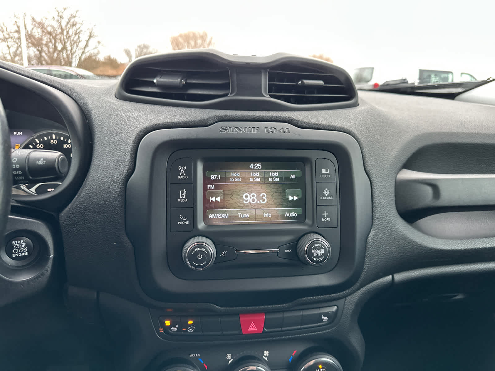 Thumbnail: 2015 Jeep Renegade - 25