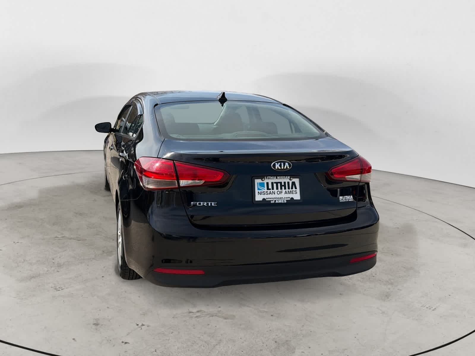 Thumbnail: 2017 Kia Forte - 4