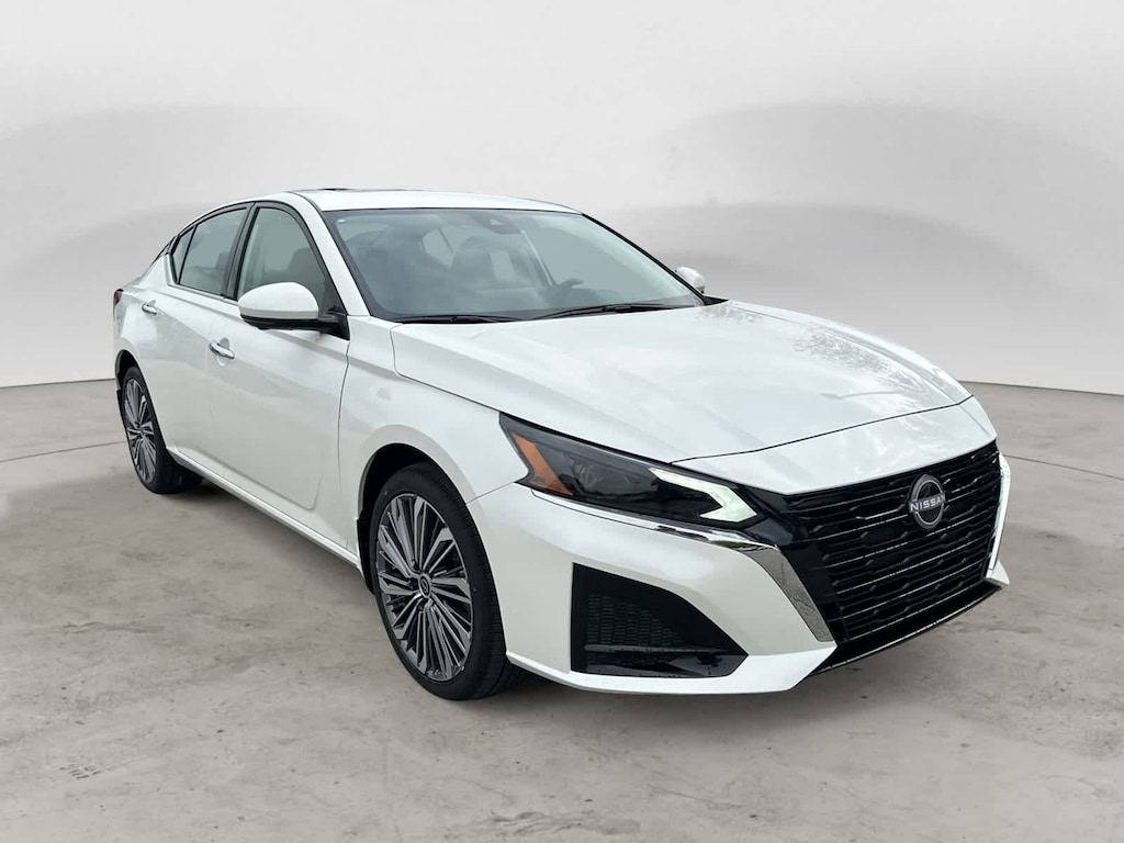 New 2025 Nissan Altima SL Sedan