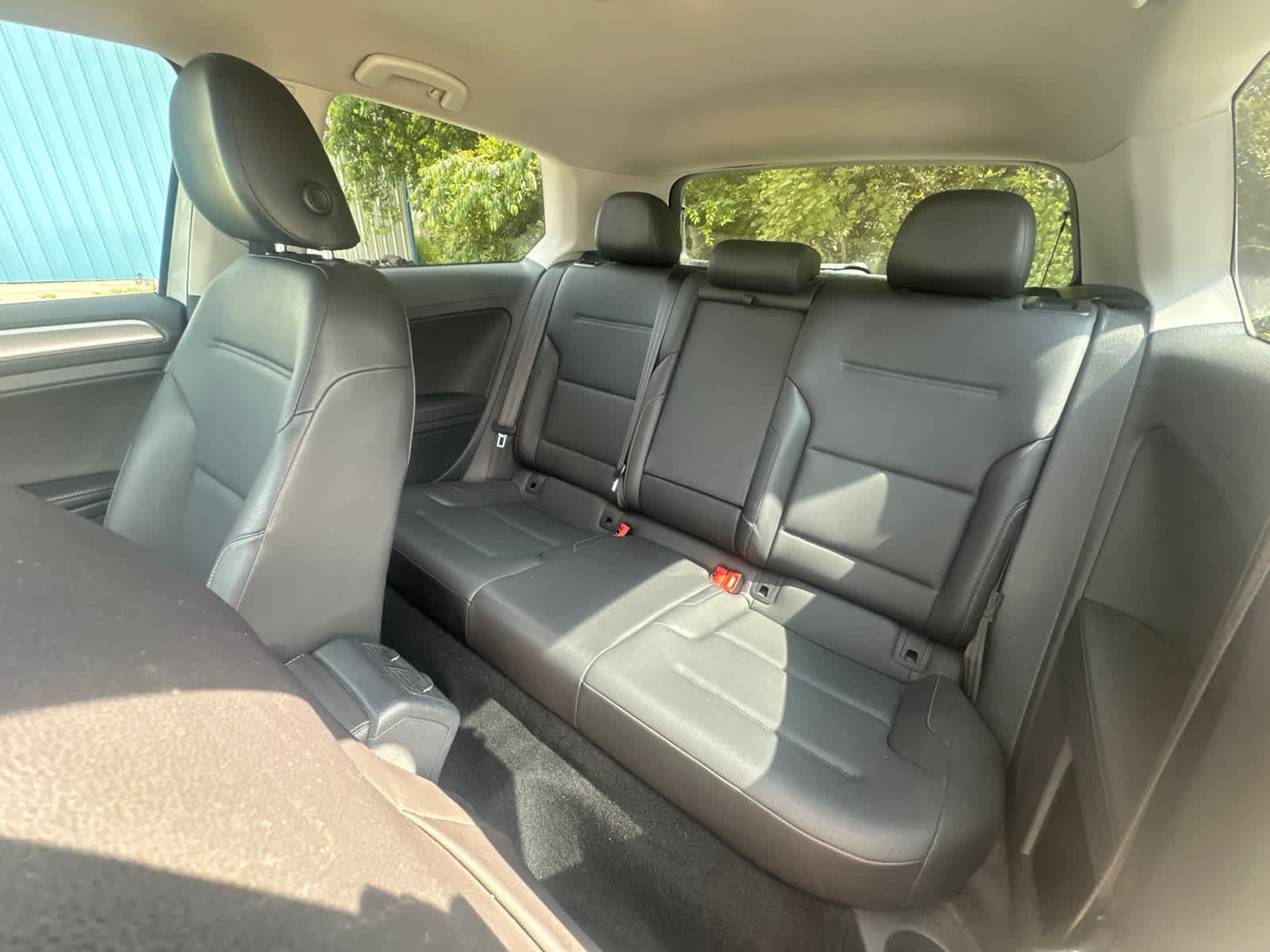 2015 Volkswagen Golf S 23