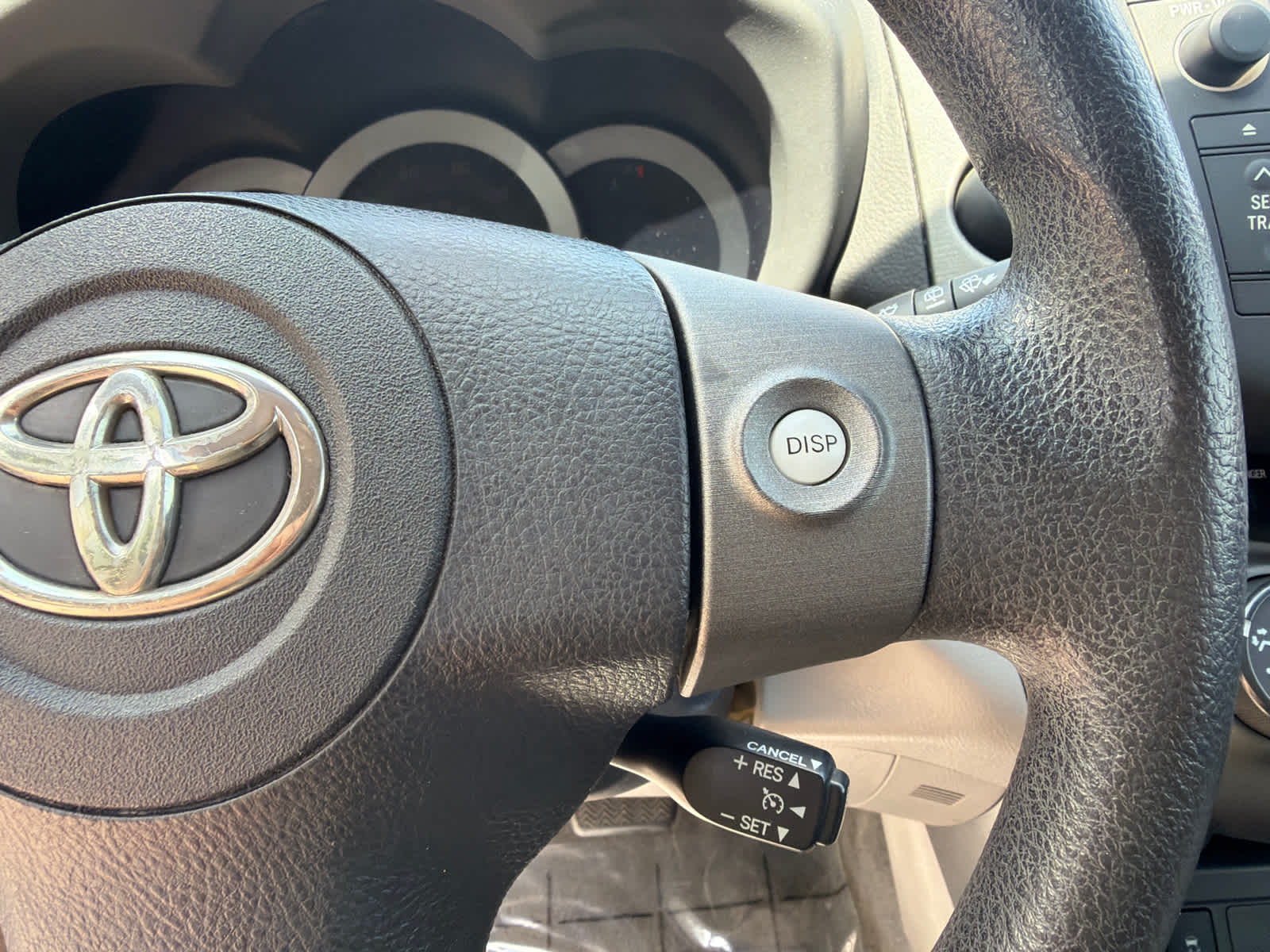 Thumbnail: 2011 Toyota RAV4 - 19
