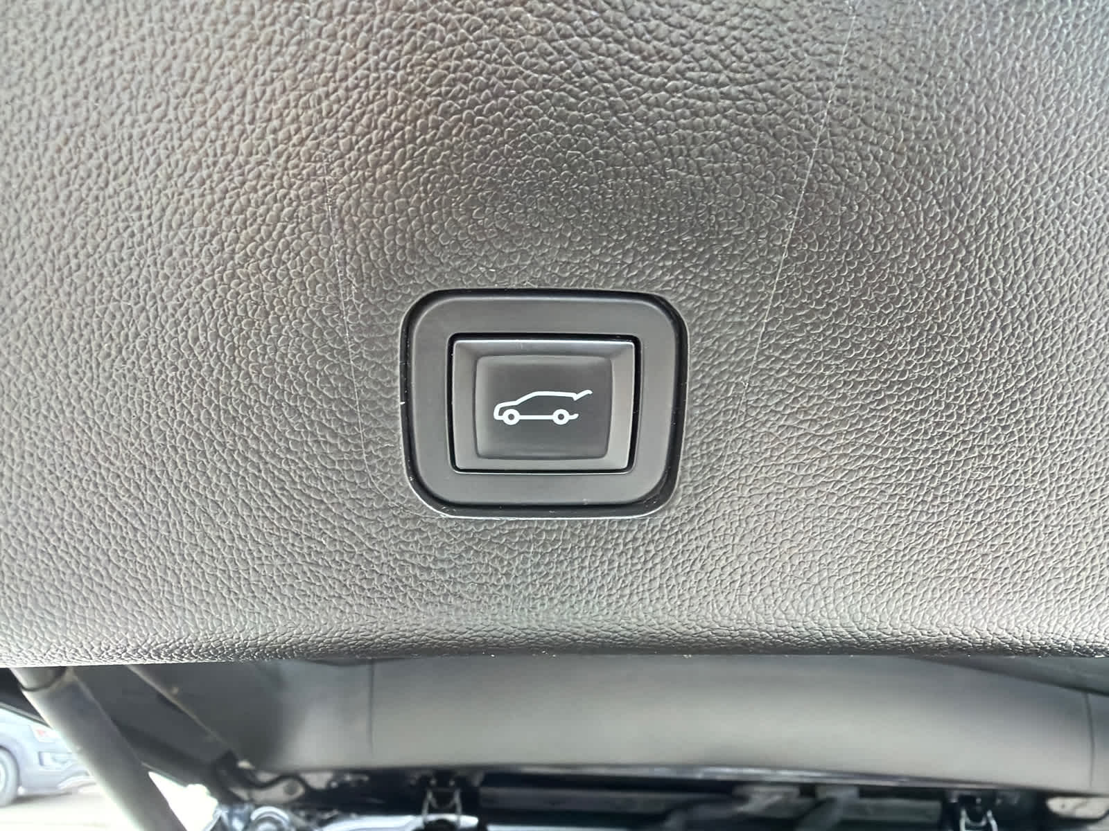 Thumbnail: 2019 Chevrolet Traverse - 16