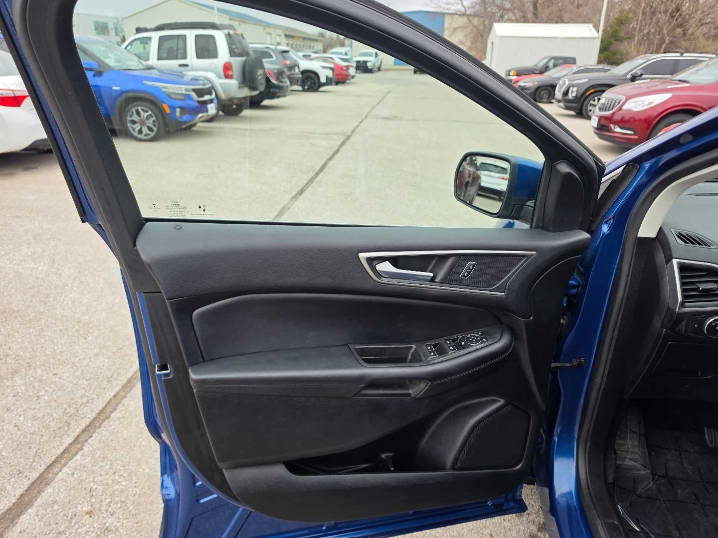 Thumbnail: 2022 Ford Edge - 7