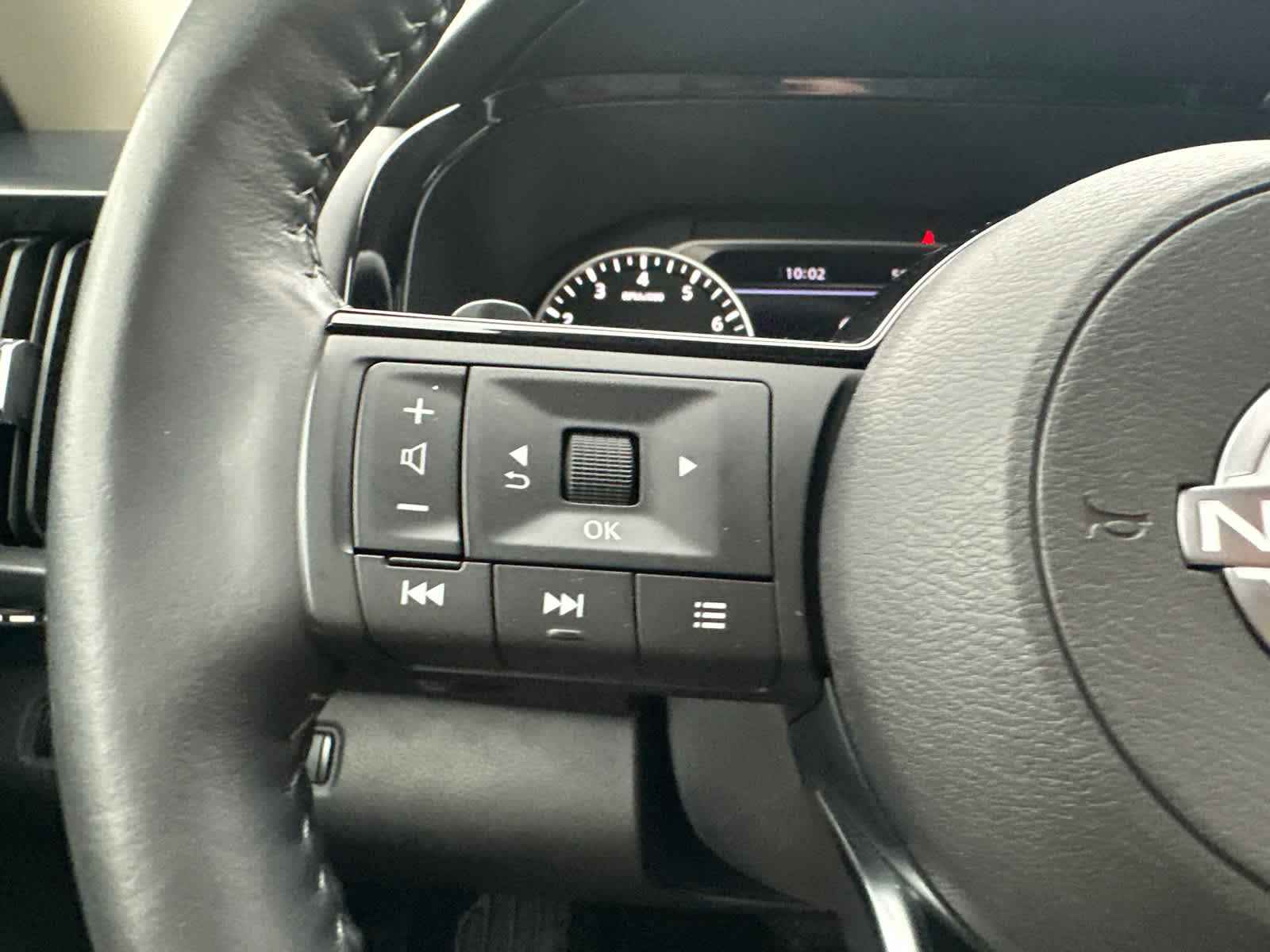 Thumbnail: 2023 Nissan Pathfinder - 20