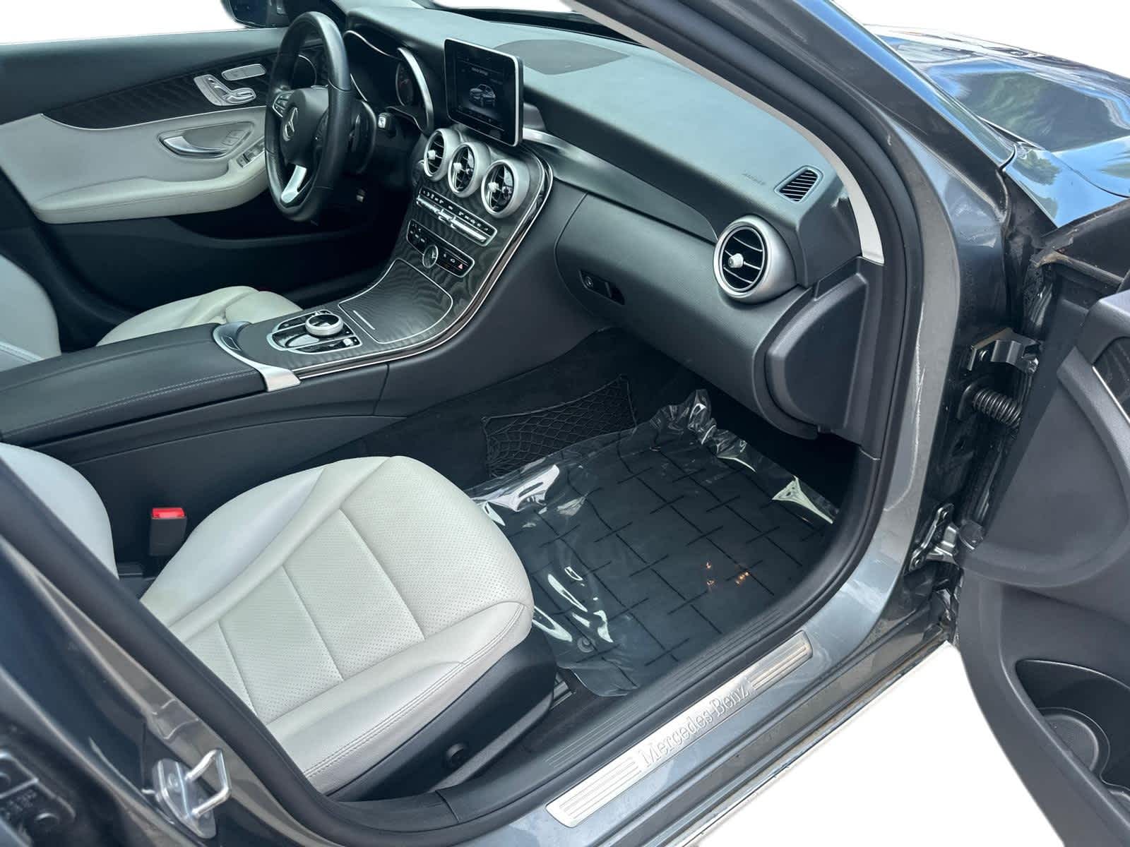Thumbnail: 2017 Mercedes-Benz C-Class - 6