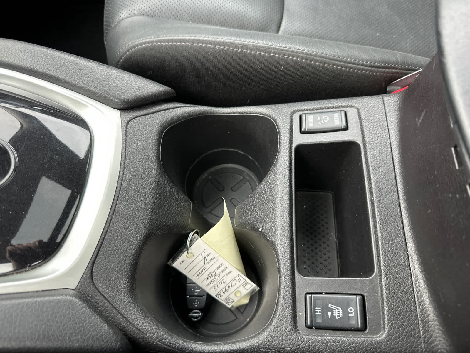 Thumbnail: 2015 Nissan Rogue - 25