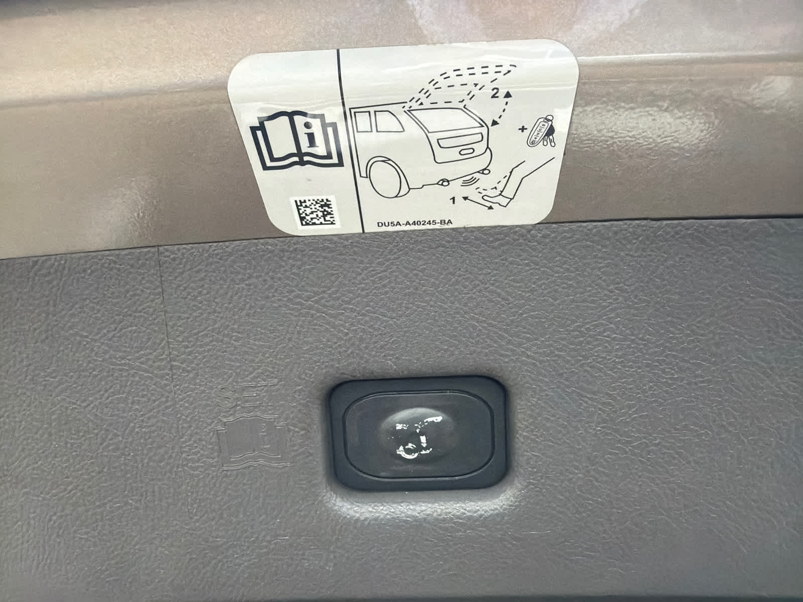 Thumbnail: 2019 Lincoln Nautilus - 13