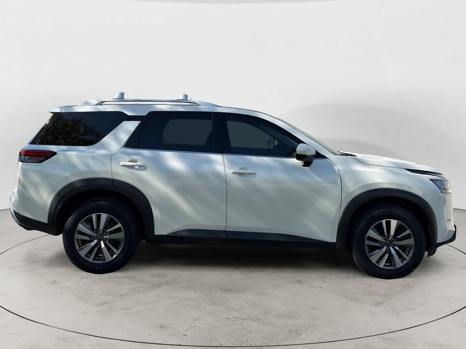 Thumbnail: 2023 Nissan Pathfinder - 5