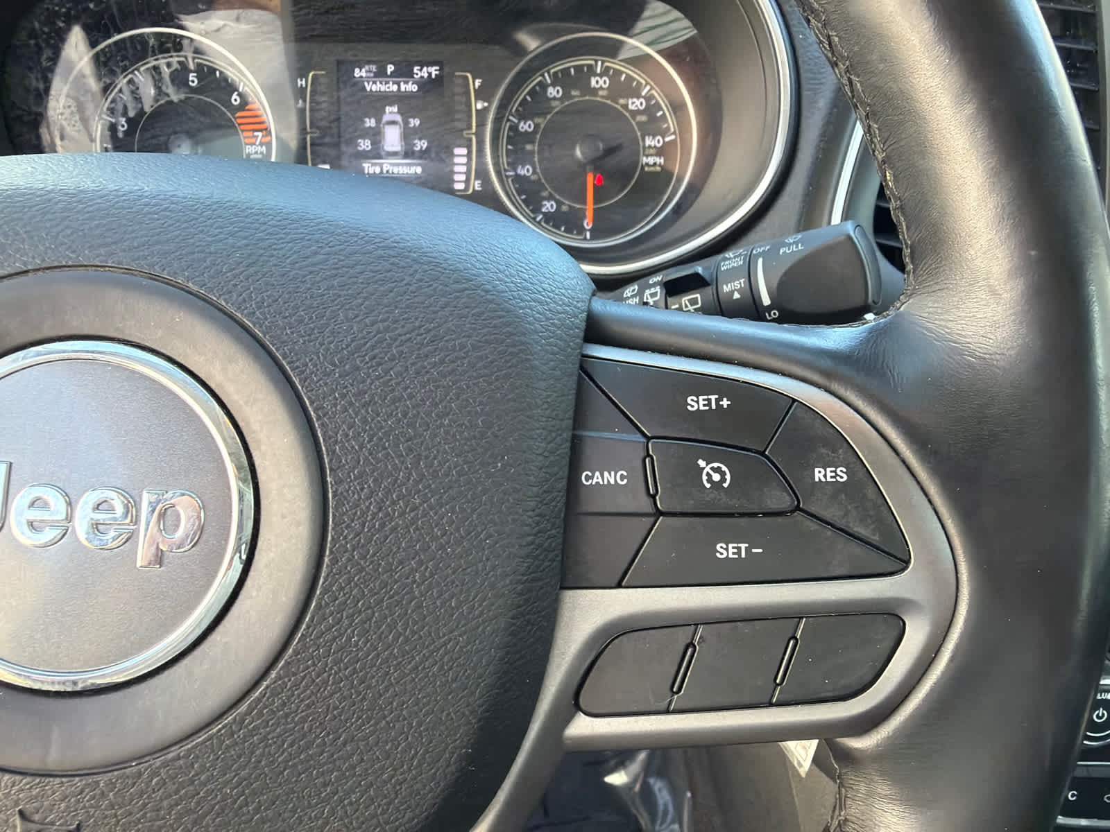 Thumbnail: 2019 Jeep Cherokee - 22