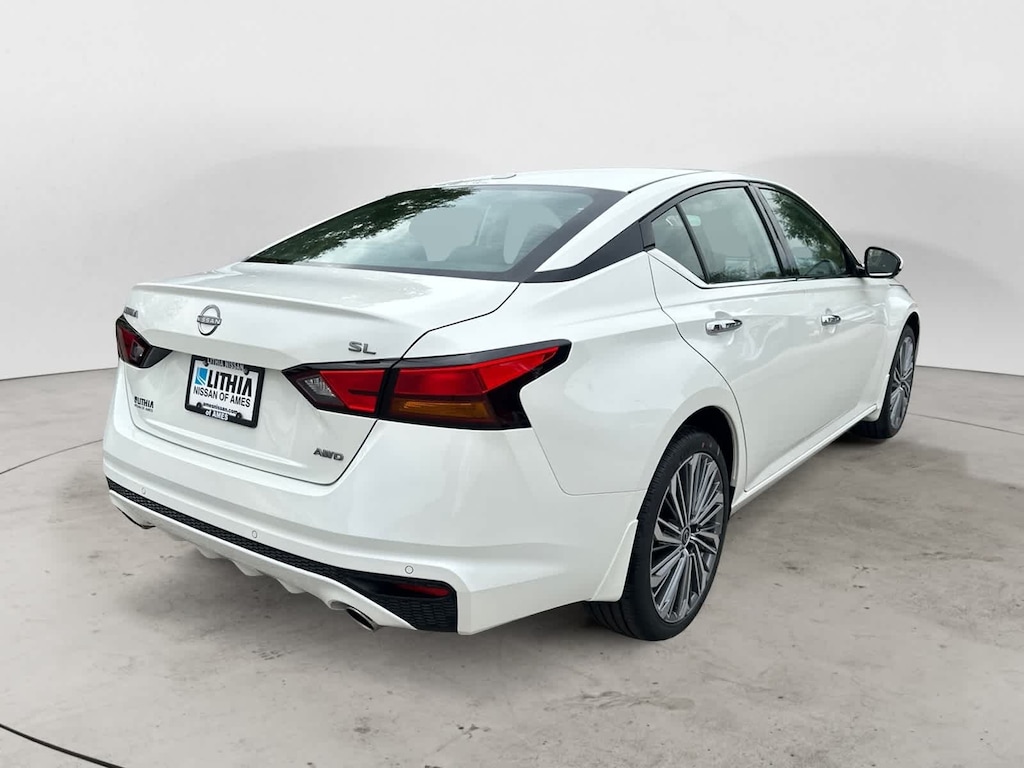 New 2025 Nissan Altima SL Sedan