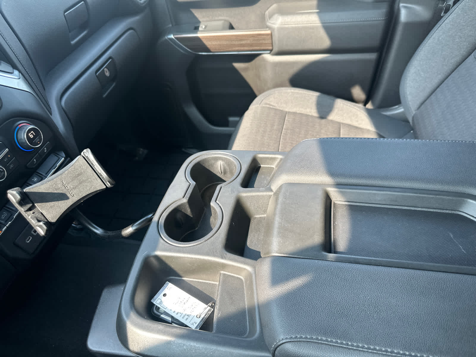 Thumbnail: 2019 Chevrolet Silverado 1500 - 22