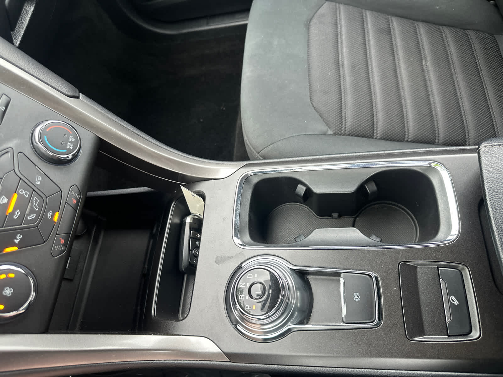 2017 Ford Fusion SE 22