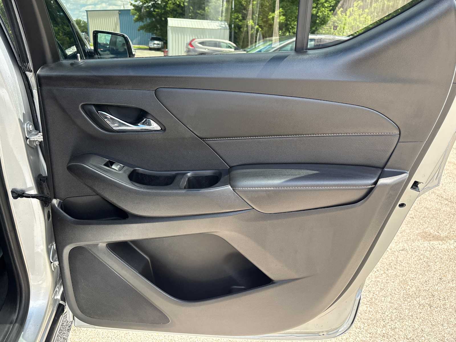 Thumbnail: 2020 Chevrolet Traverse - 16