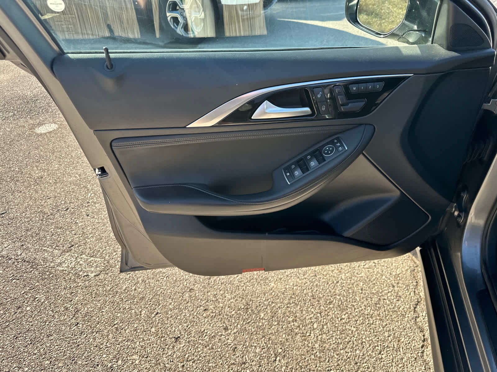 Thumbnail: 2019 INFINITI QX30 - 17