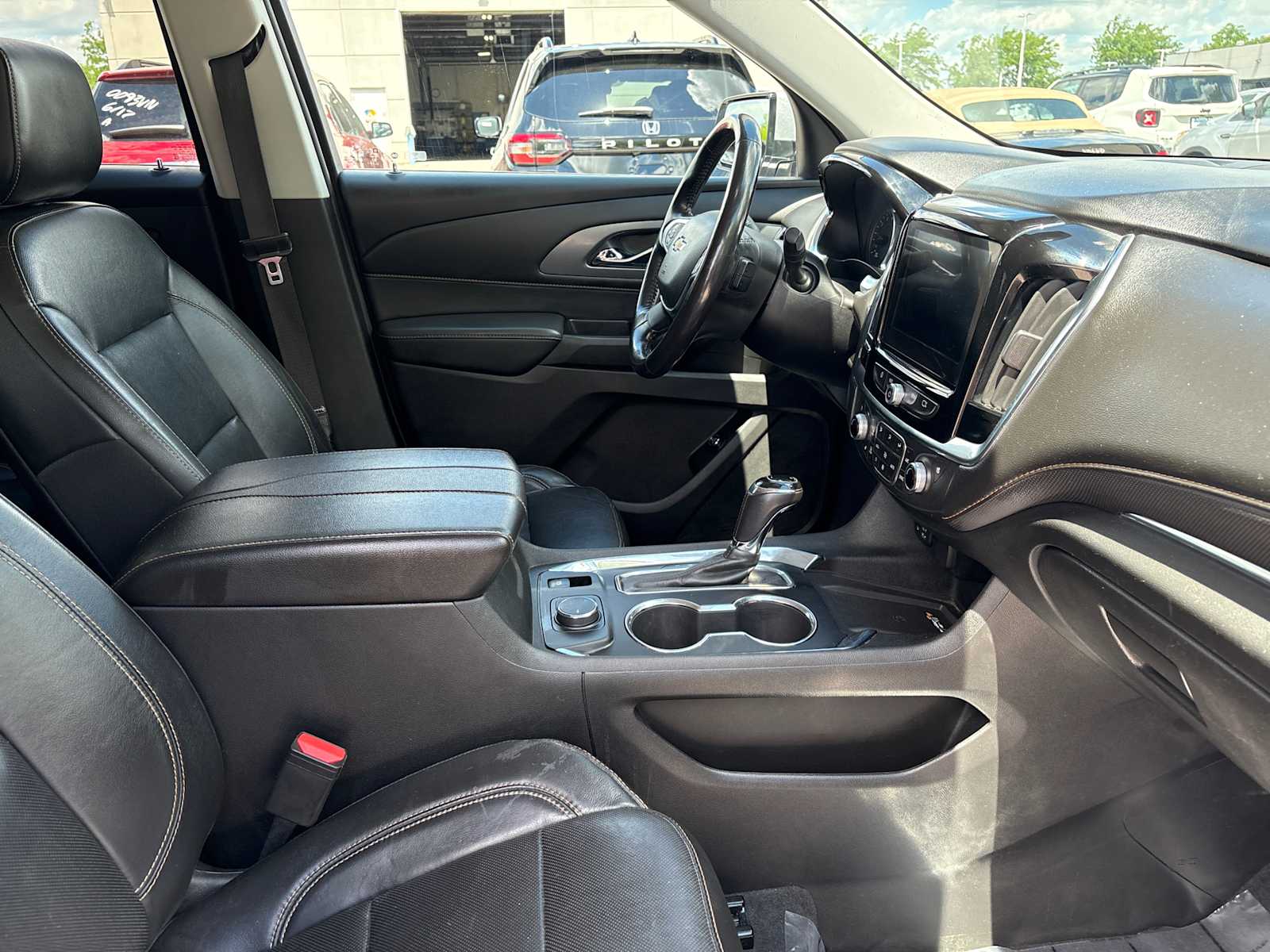 Thumbnail: 2020 Chevrolet Traverse - 21