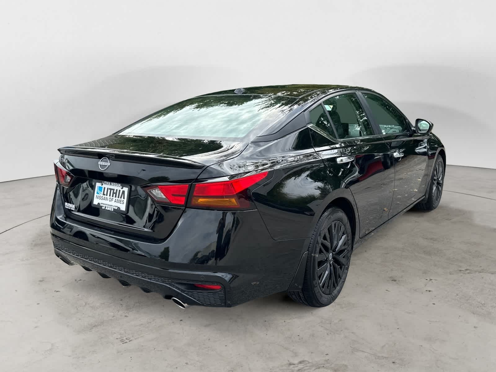 Thumbnail: 2025 Nissan Altima - 3