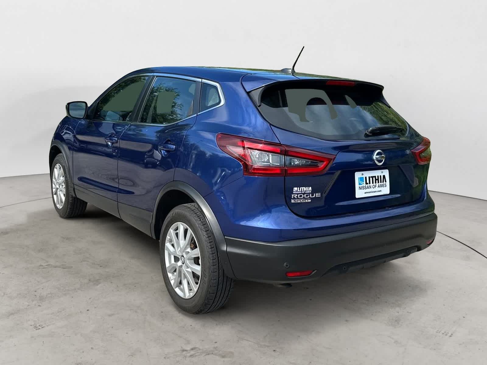 Thumbnail: 2021 Nissan Rogue Sport - 4