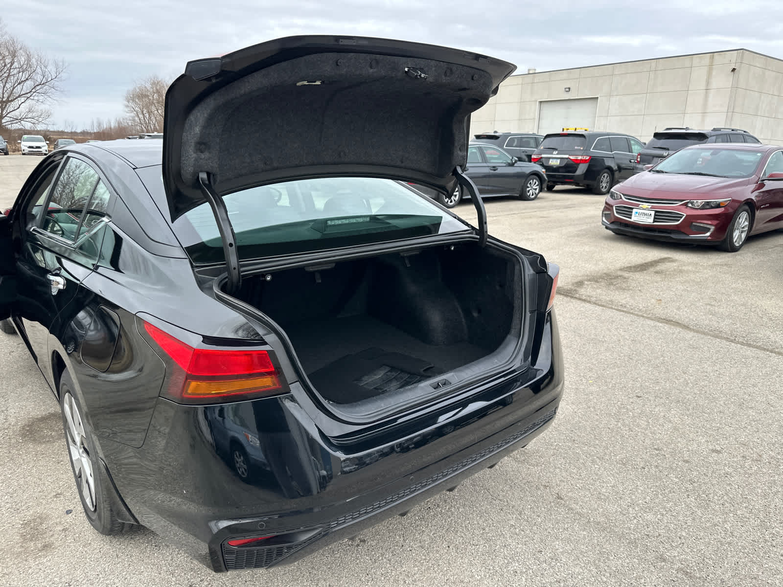 Thumbnail: 2023 Nissan Altima - 10