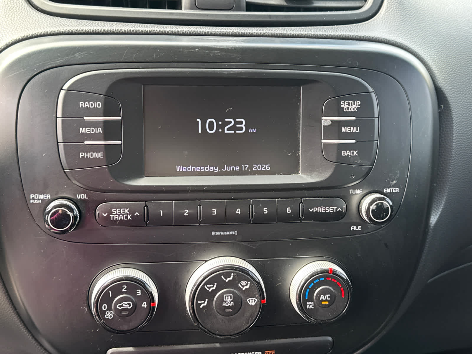 Thumbnail: 2017 Kia Soul - 24