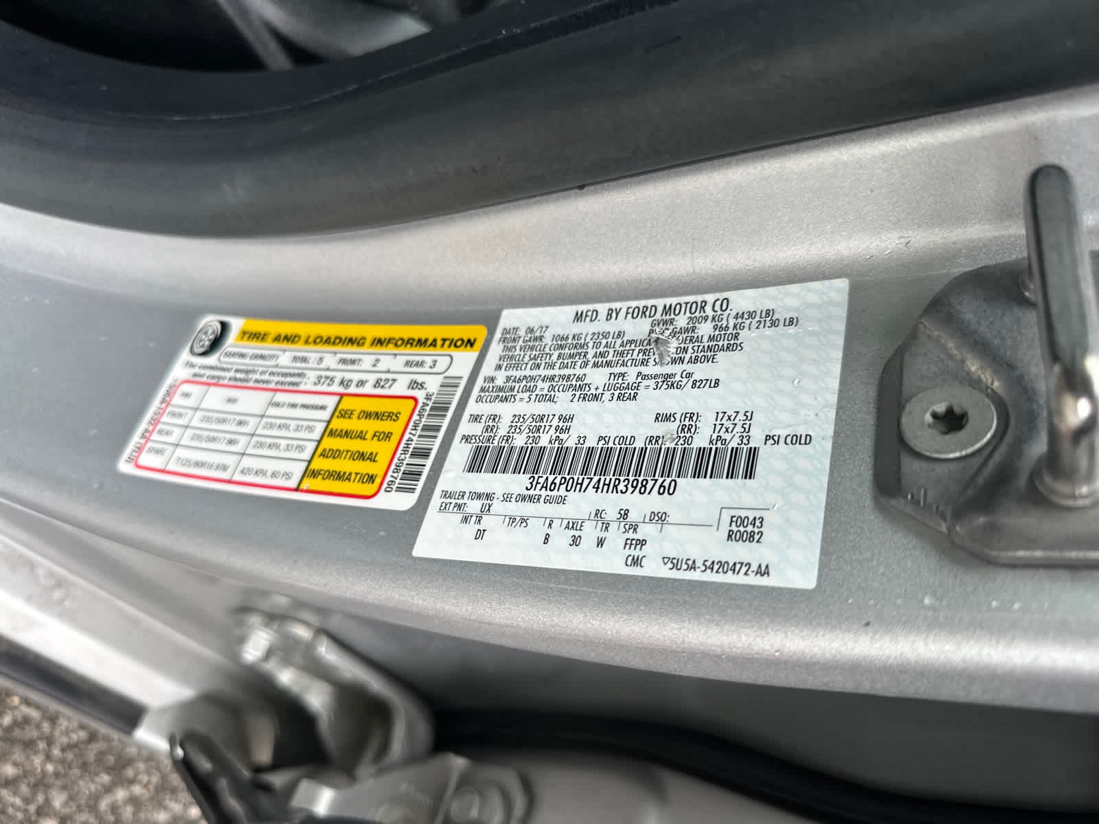 2017 Ford Fusion SE 14