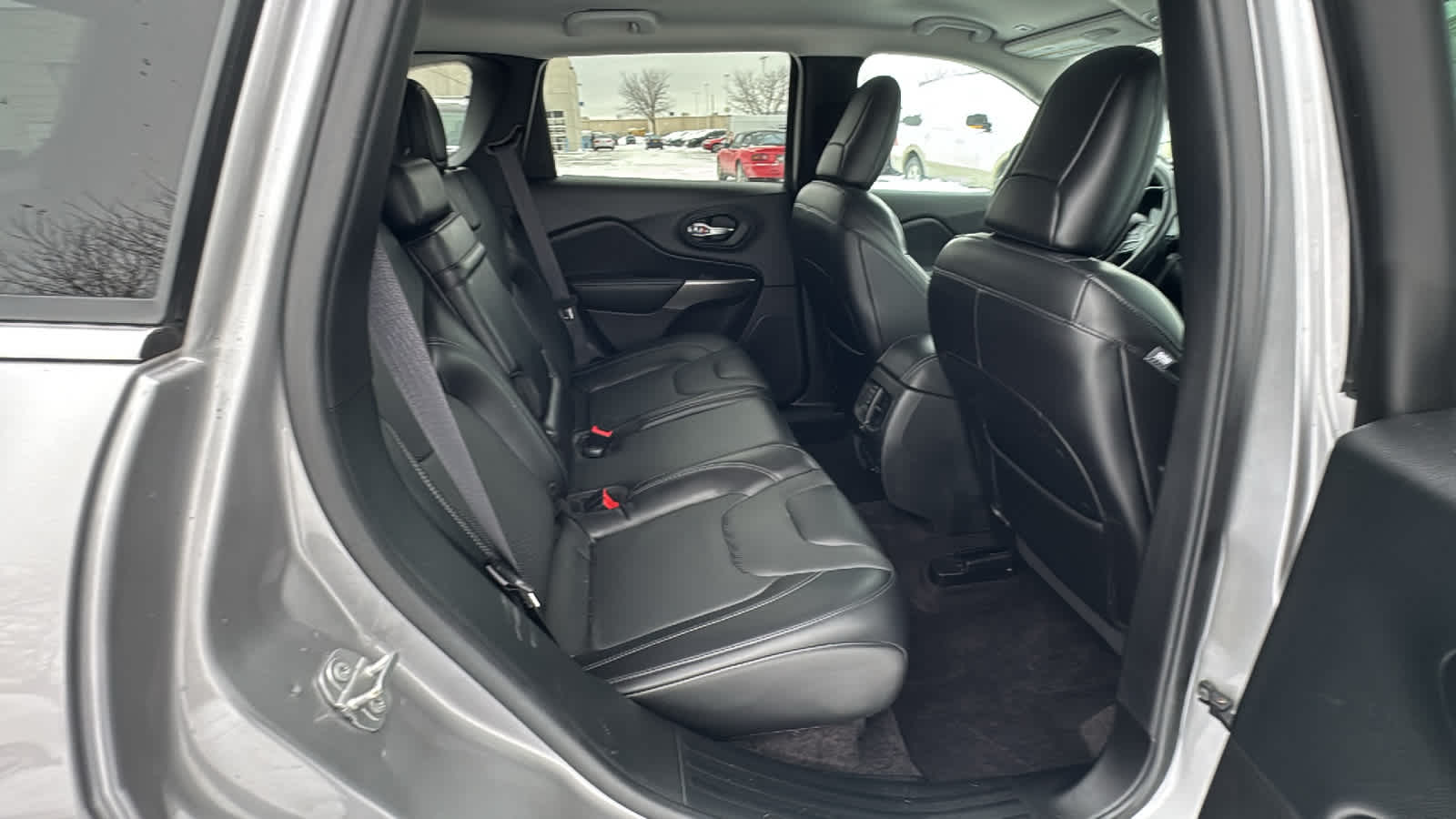 Thumbnail: 2019 Jeep Cherokee - 10