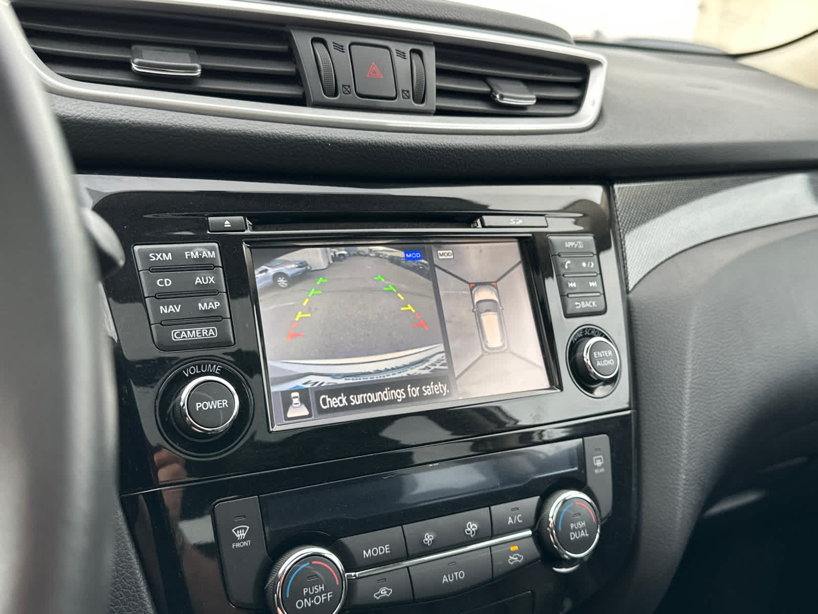 Thumbnail: 2015 Nissan Rogue - 23