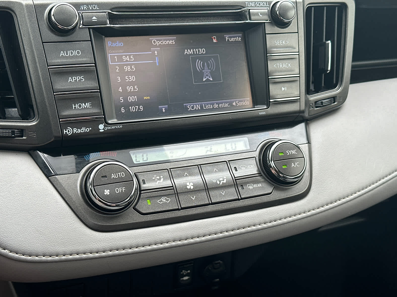 Thumbnail: 2014 Toyota RAV4 - 19