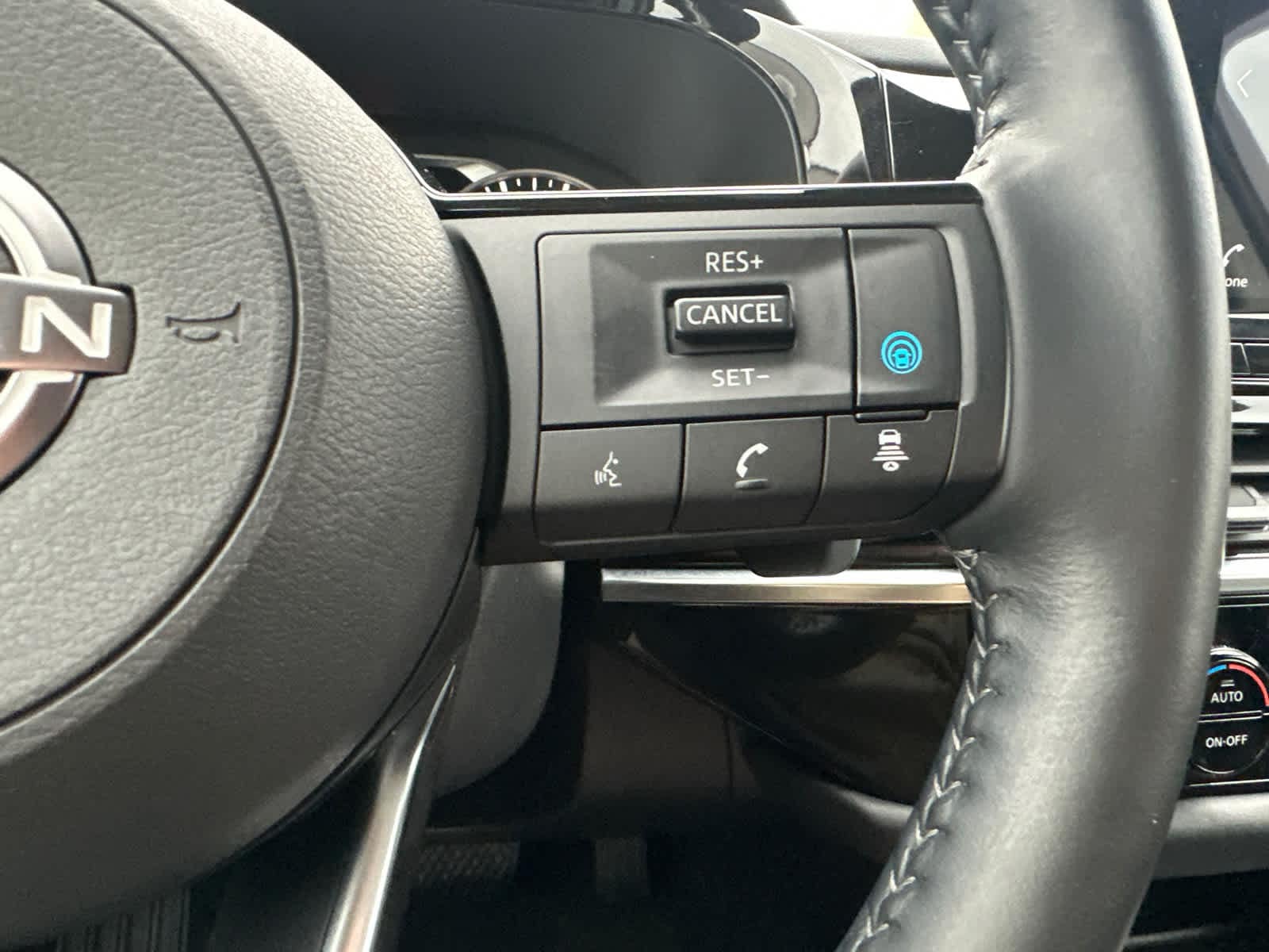 Thumbnail: 2023 Nissan Pathfinder - 19