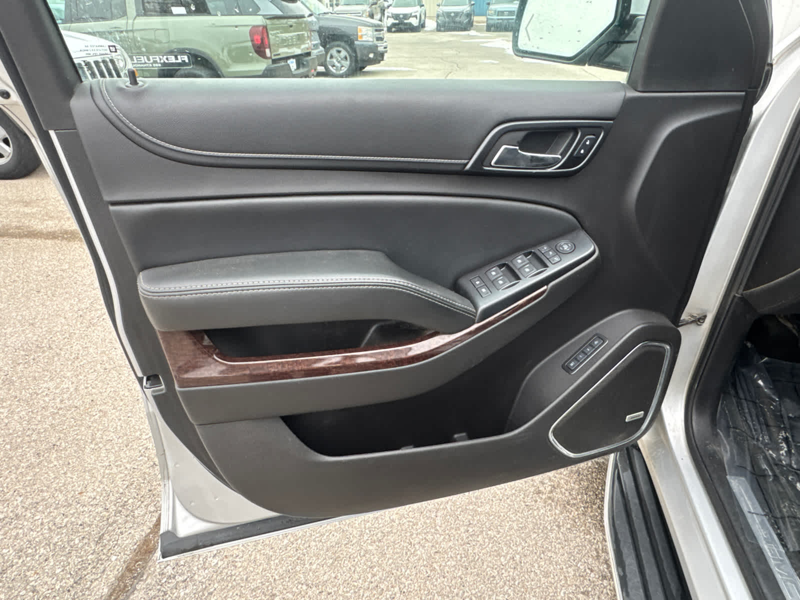 Thumbnail: 2017 GMC Yukon XL - 15