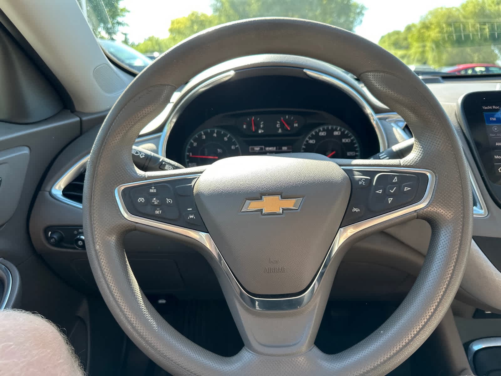 Thumbnail: 2021 Chevrolet Malibu - 18