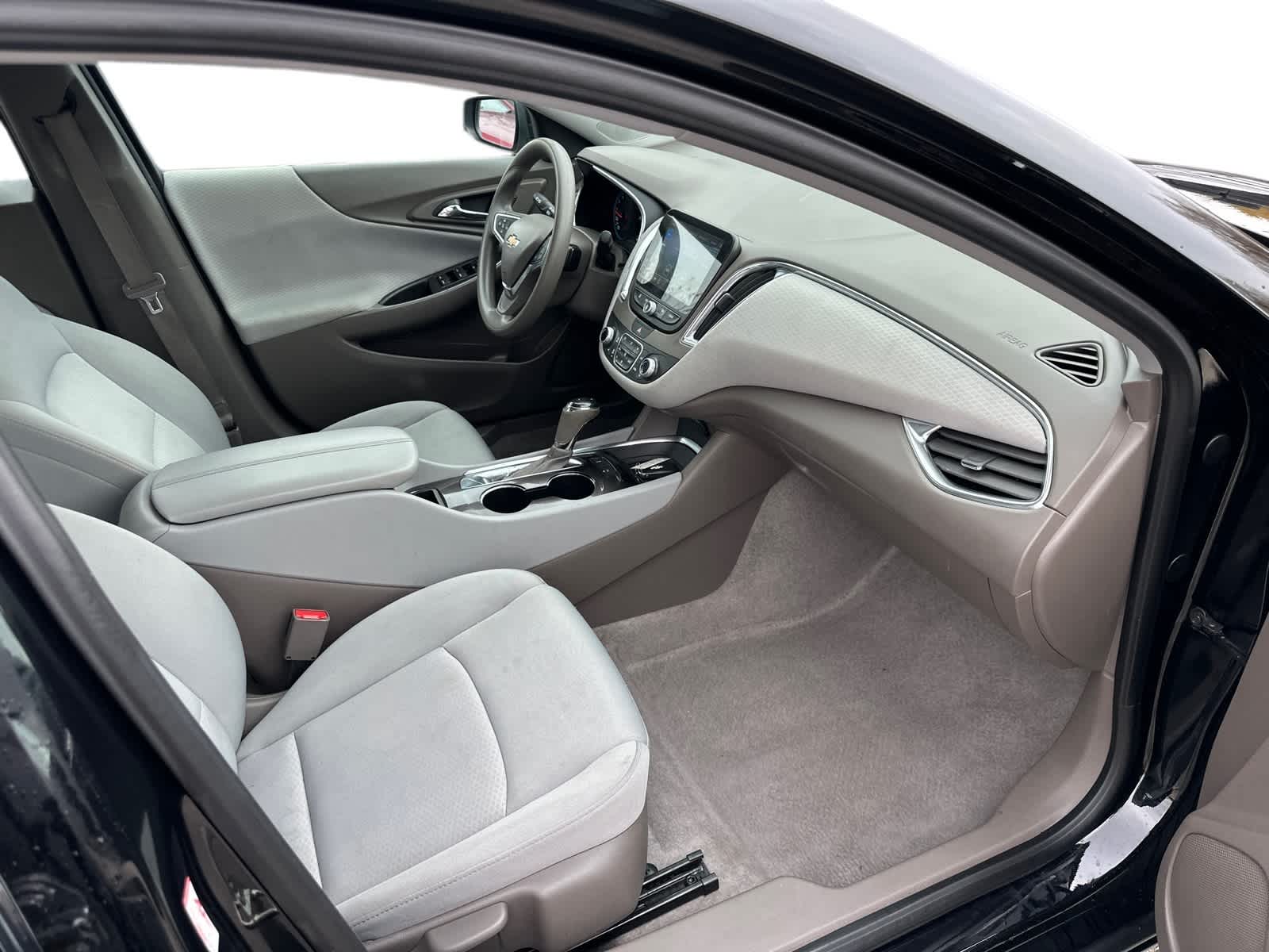 Thumbnail: 2019 Chevrolet Malibu - 6