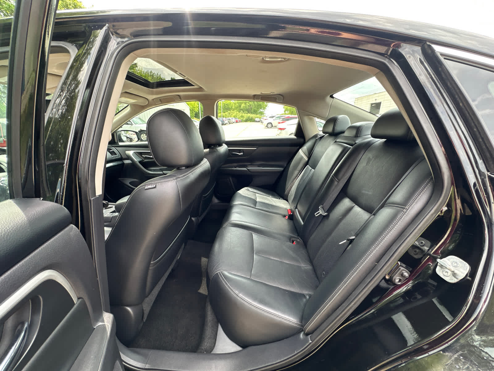Thumbnail: 2016 Nissan Altima - 27