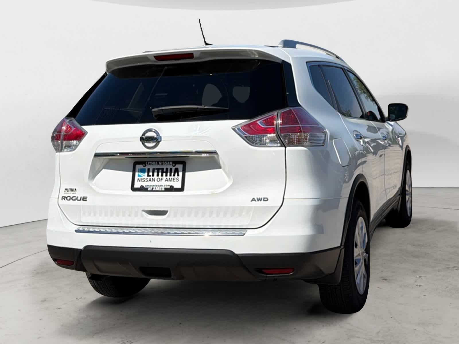 Thumbnail: 2016 Nissan Rogue - 4