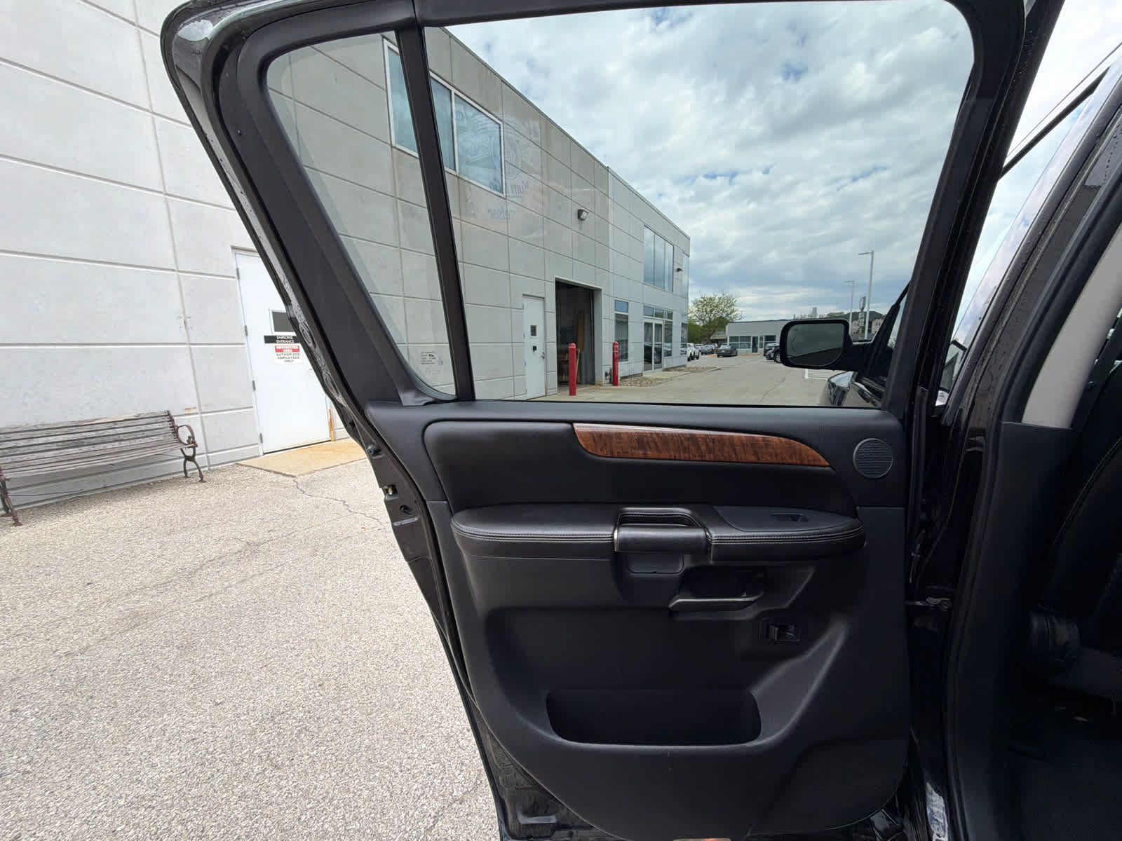 Thumbnail: 2013 Nissan Armada - 16