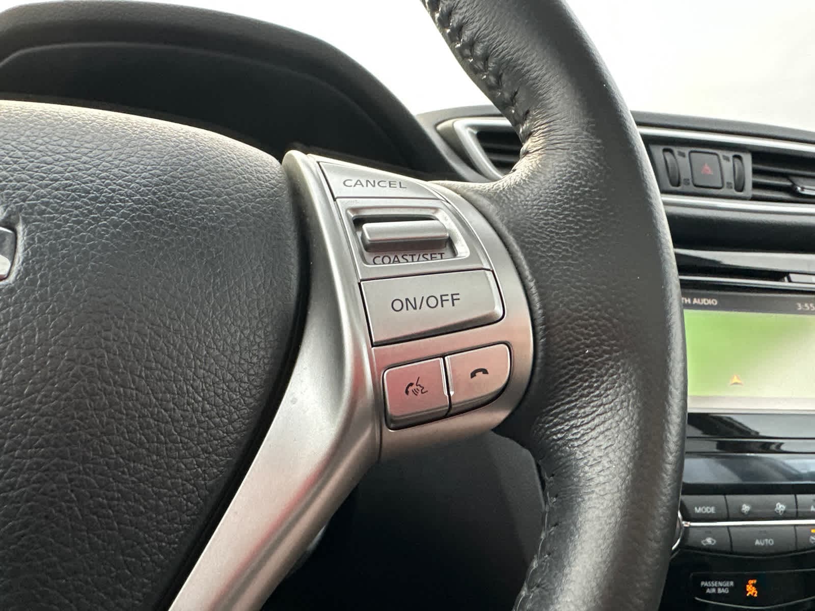 Thumbnail: 2015 Nissan Rogue - 17