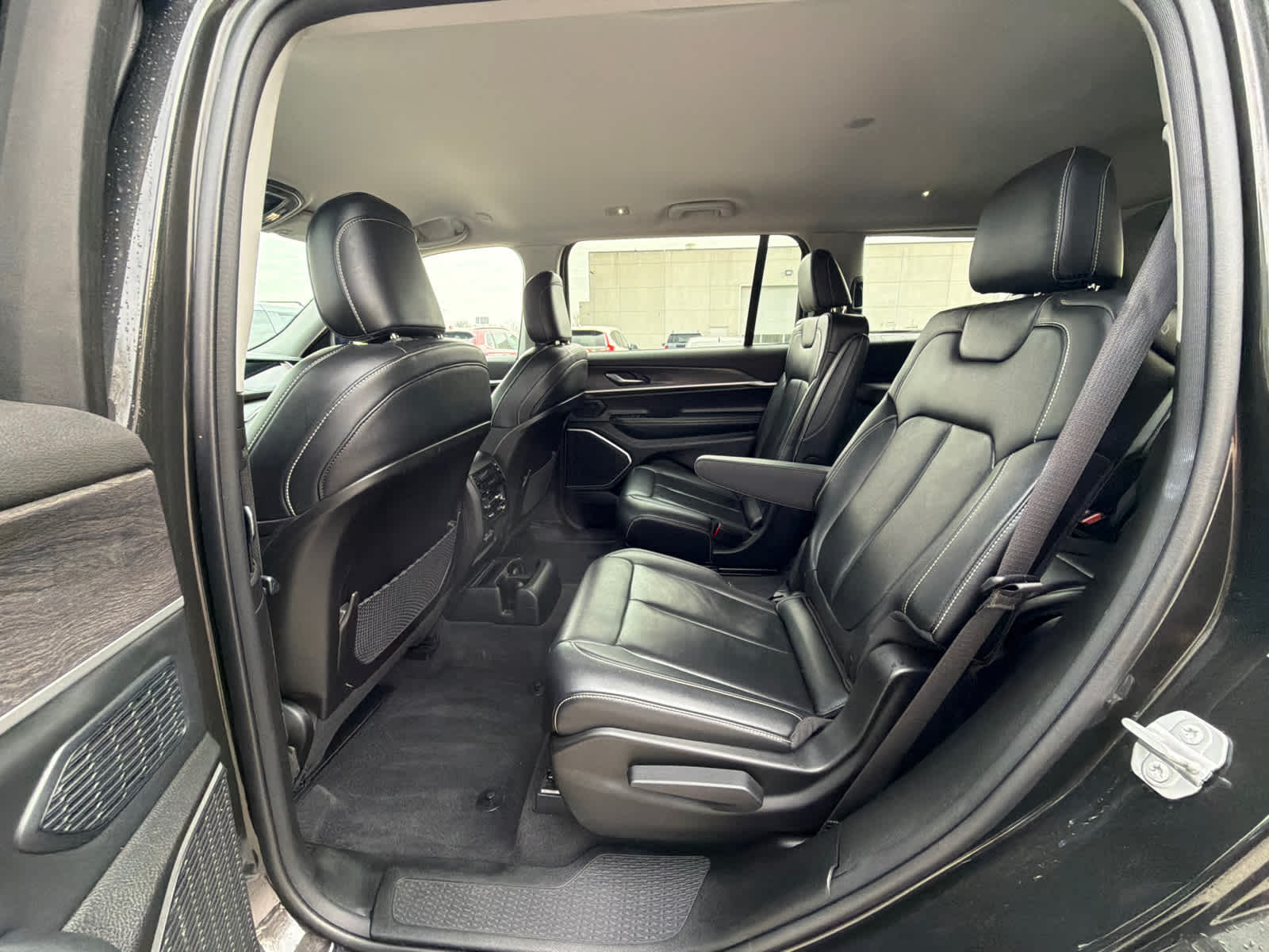 Thumbnail: 2022 Jeep Grand Cherokee - 17