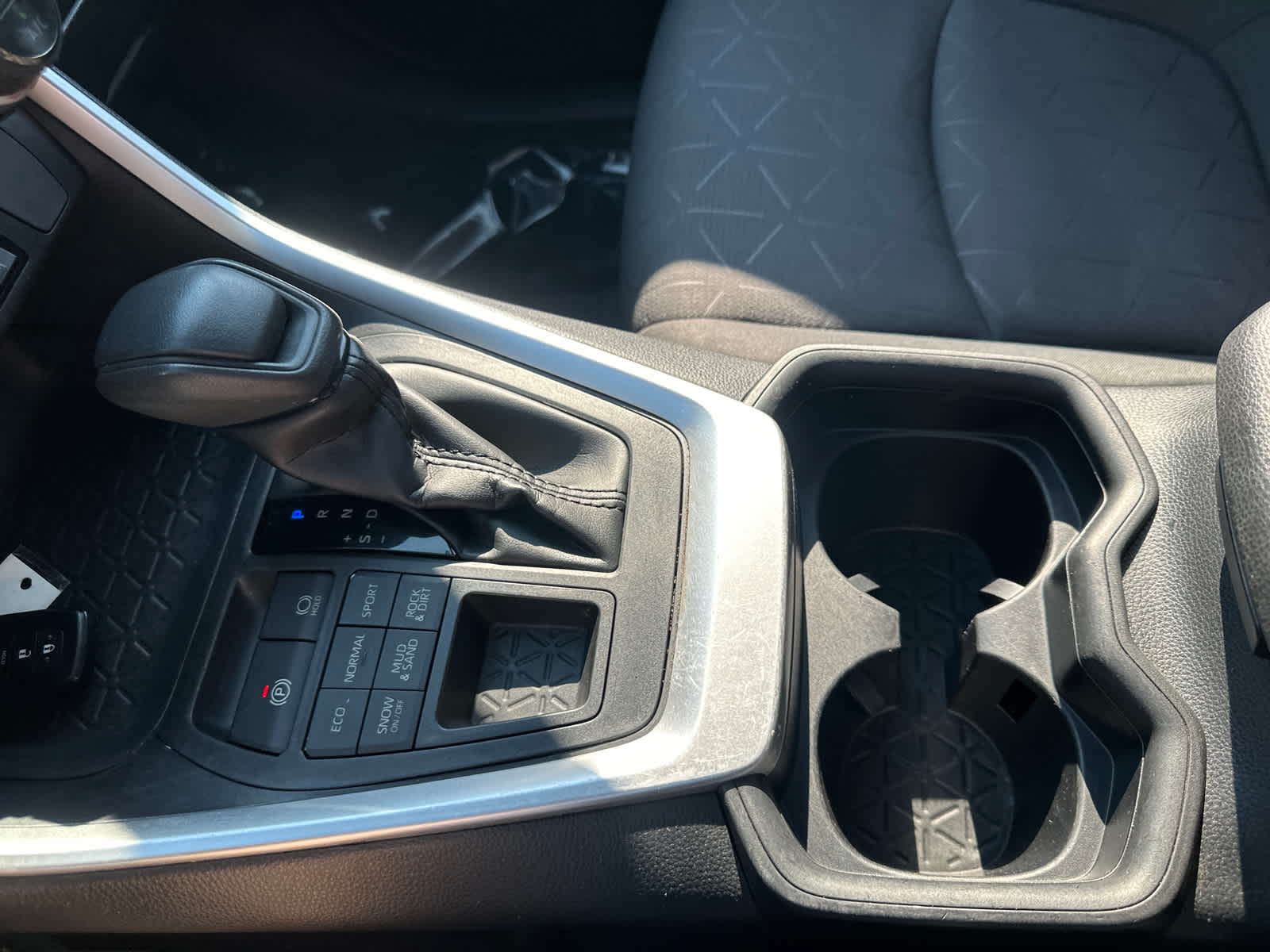 Thumbnail: 2019 Toyota RAV4 - 23