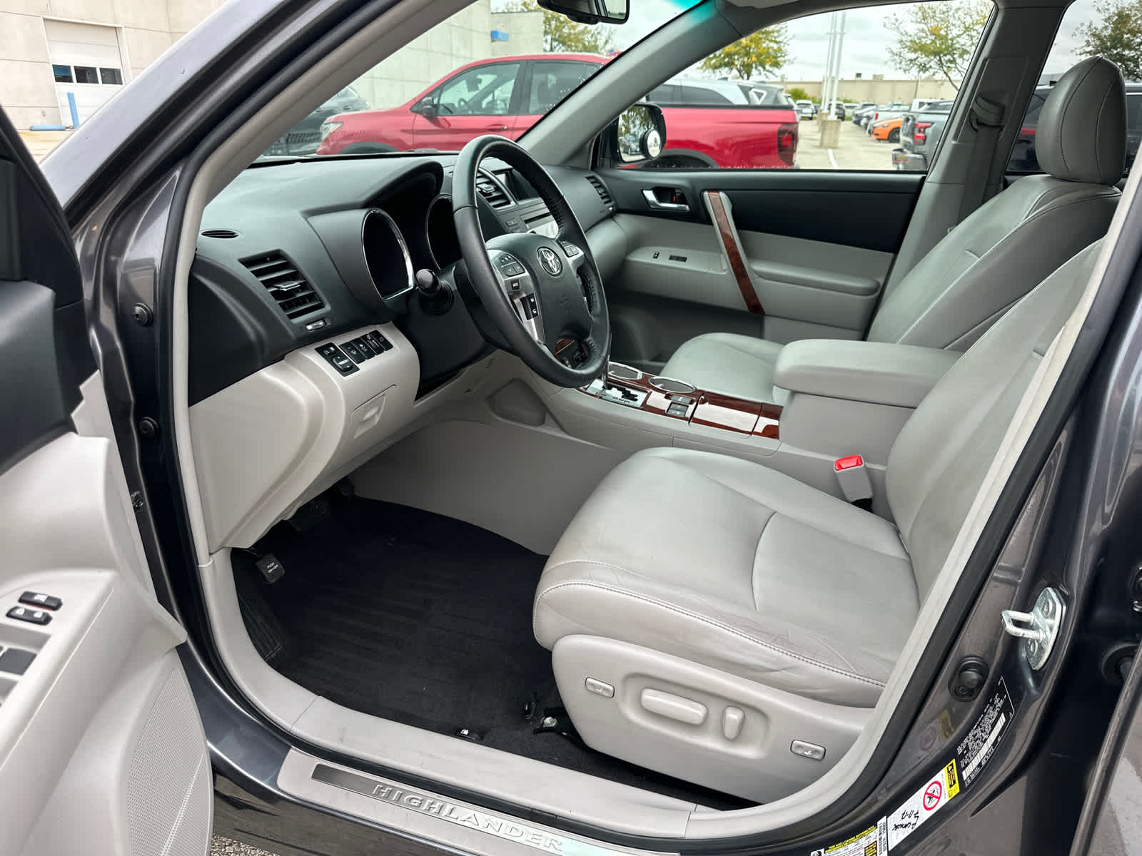 Thumbnail: 2012 Toyota Highlander - 20