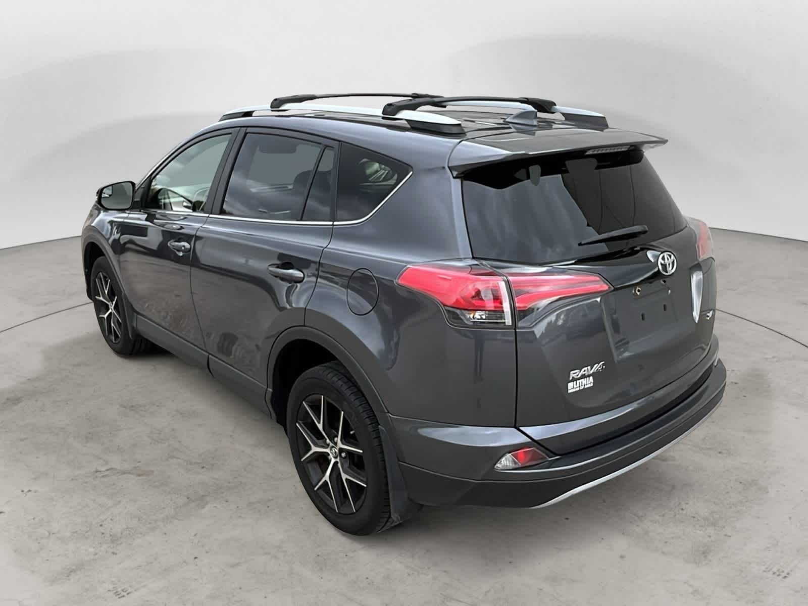 Thumbnail: 2018 Toyota RAV4 - 3