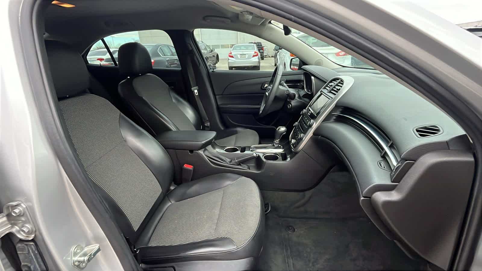 Thumbnail: 2015 Chevrolet Malibu - 8