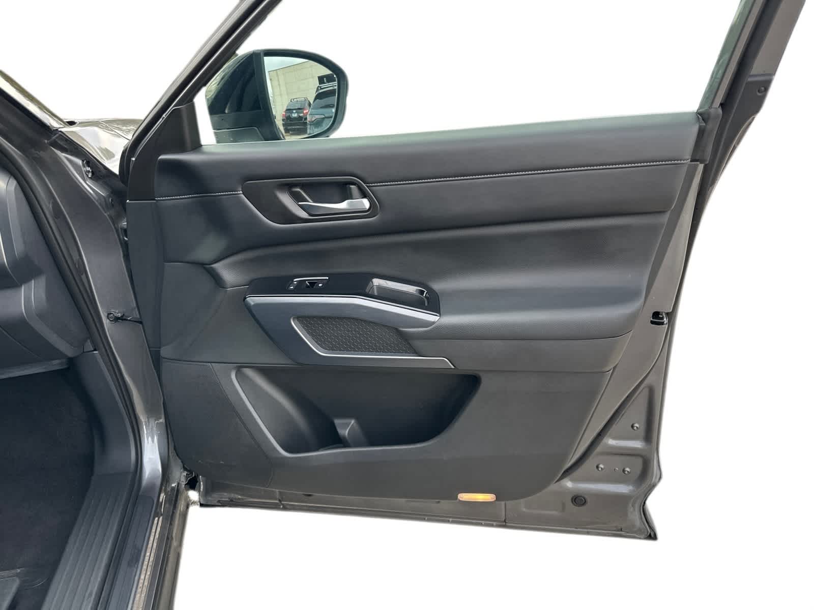 Thumbnail: 2022 Nissan Pathfinder - 5