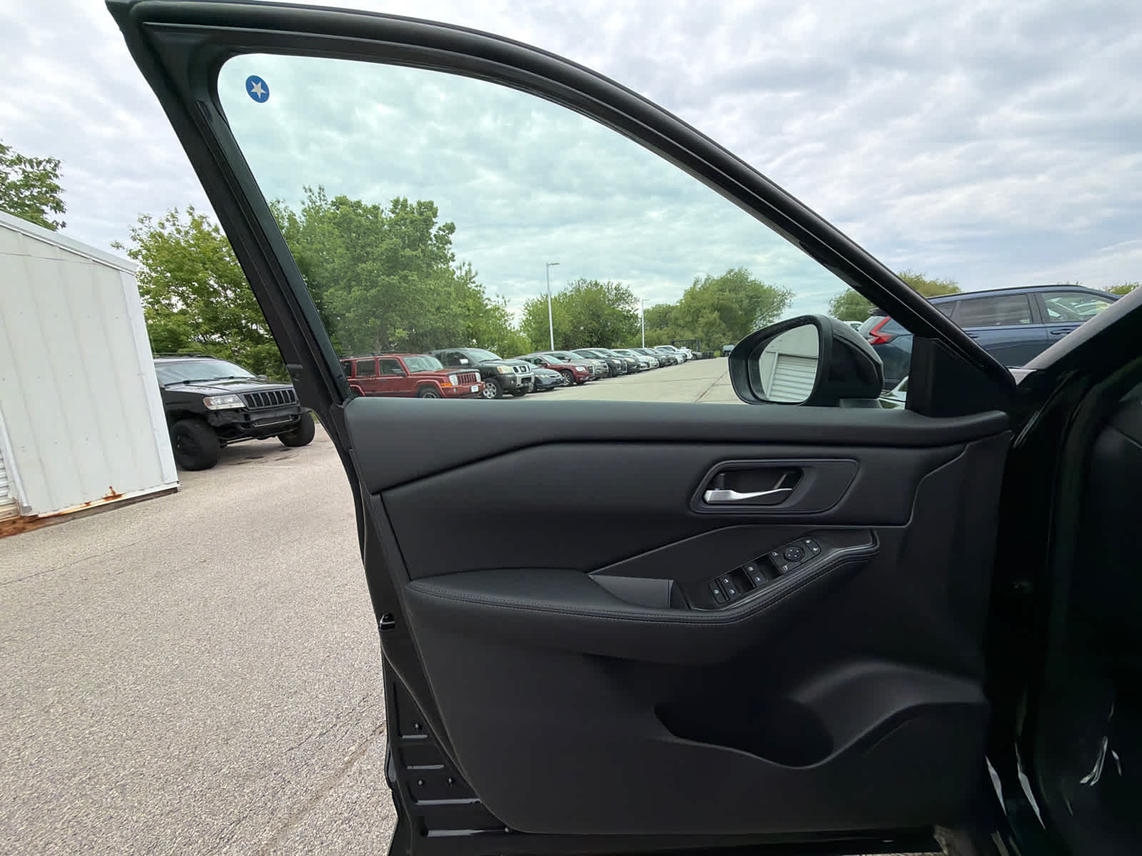 Thumbnail: 2026 Nissan Rogue - 17
