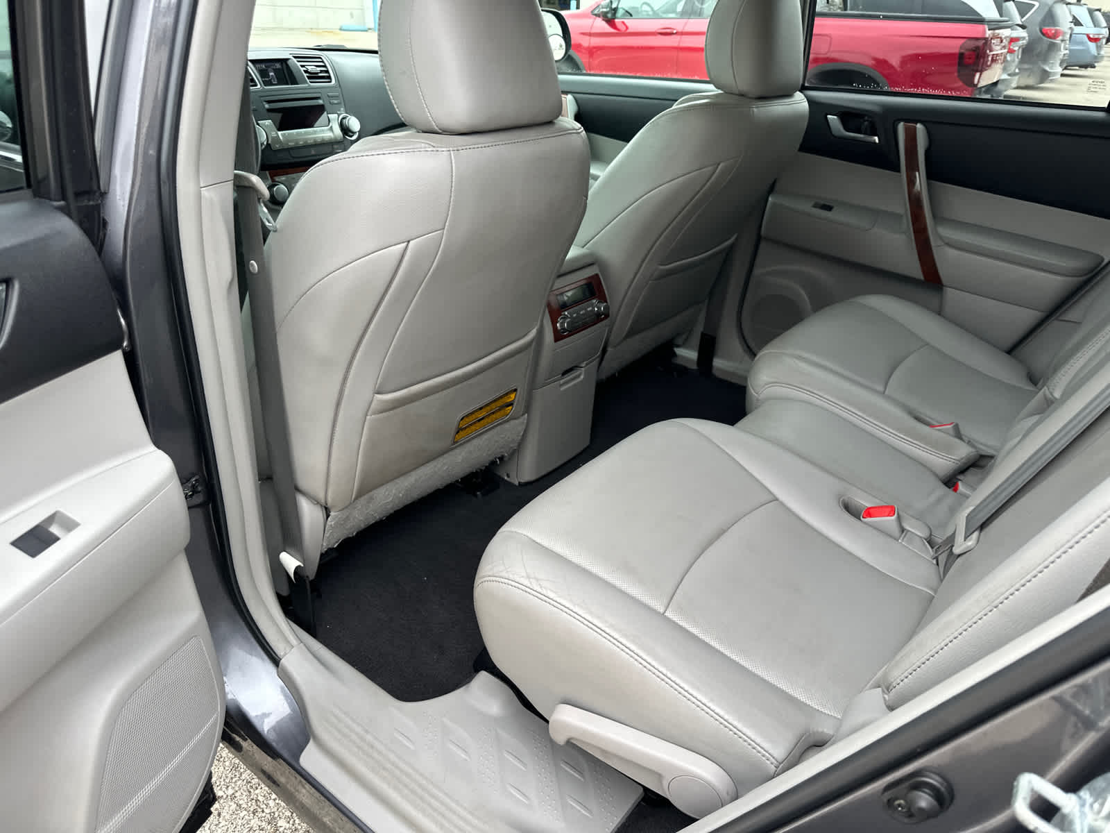 Thumbnail: 2012 Toyota Highlander - 16