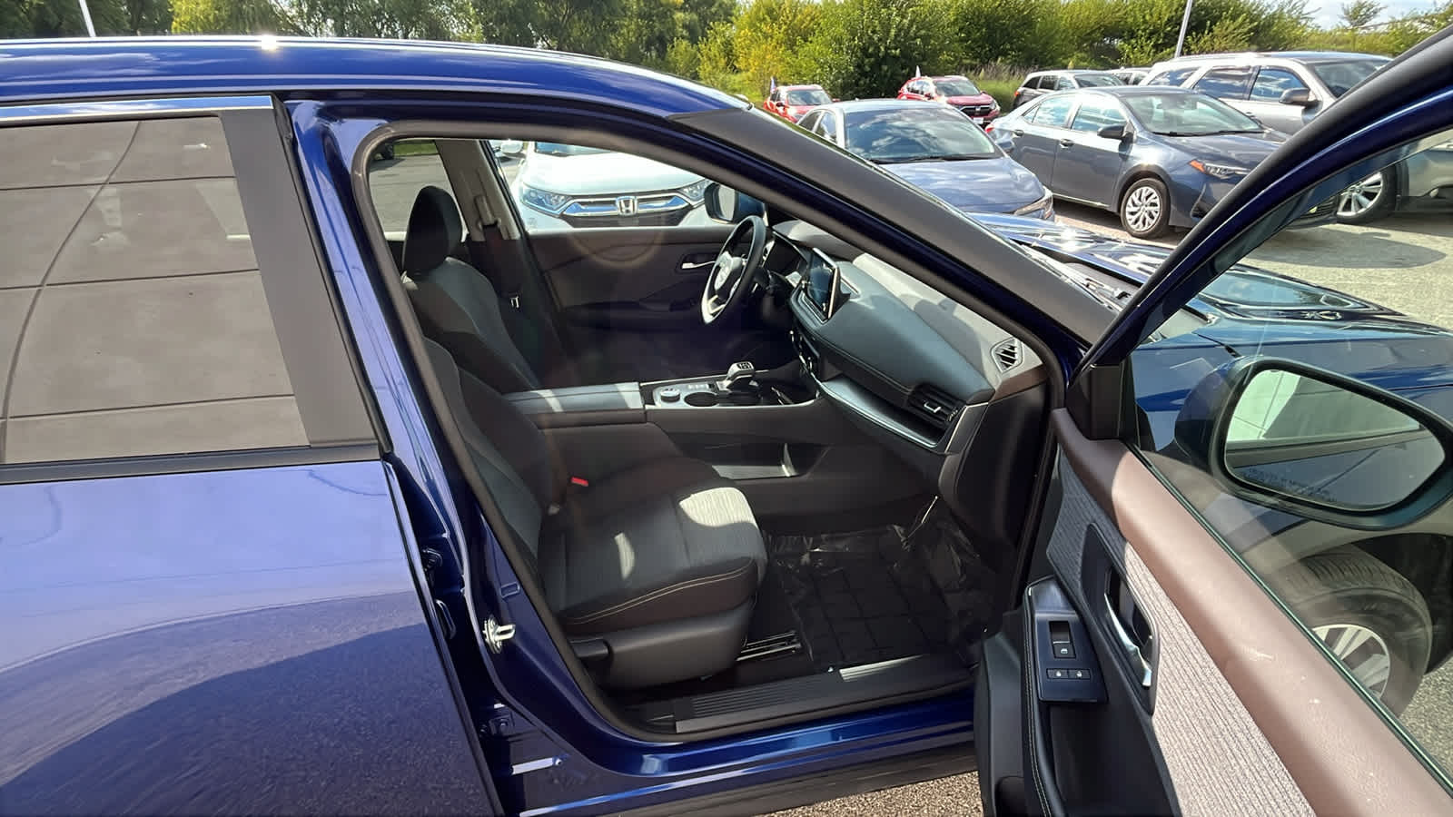 Thumbnail: 2023 Nissan Rogue - 7