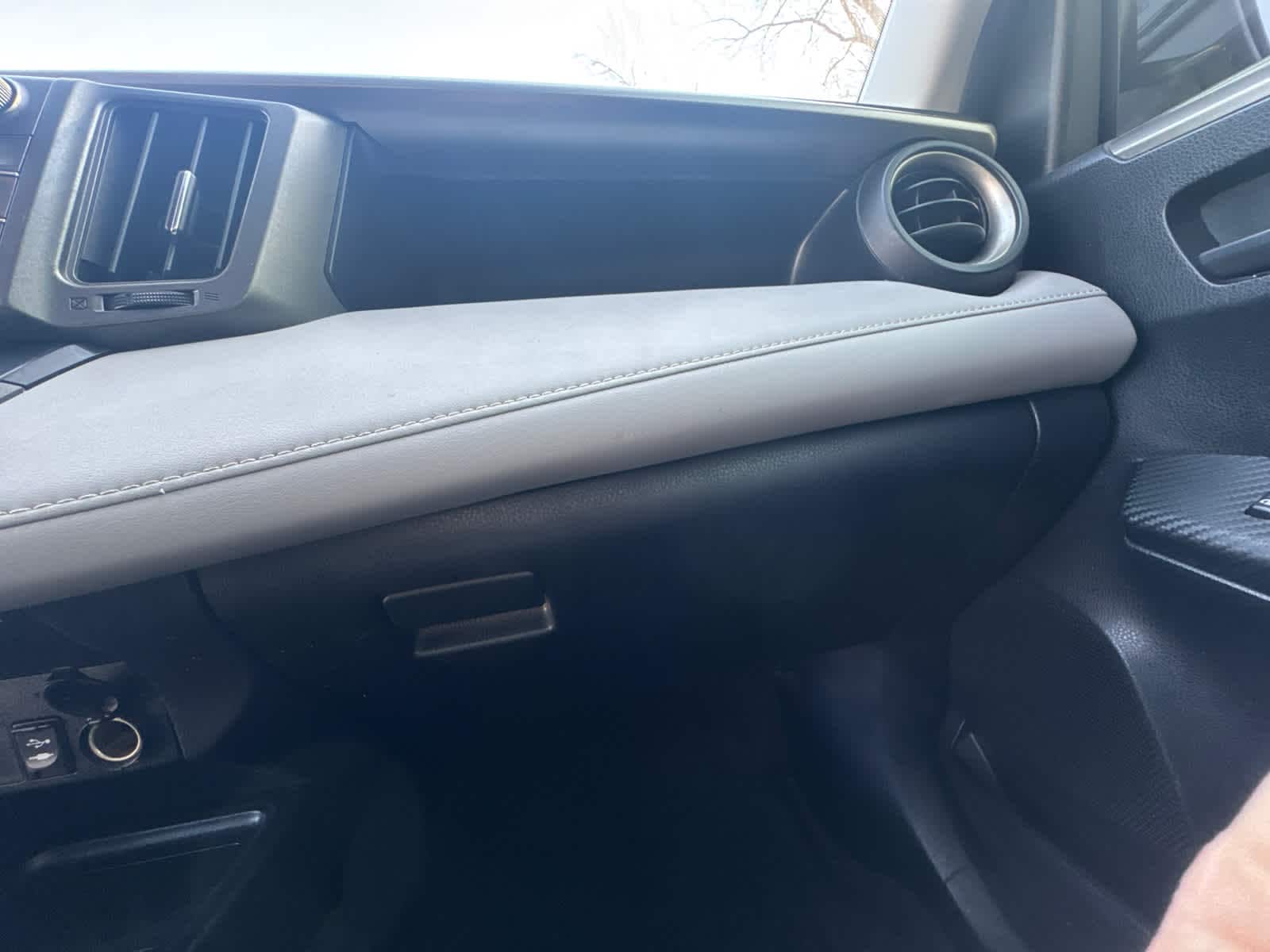 Thumbnail: 2013 Toyota RAV4 - 25