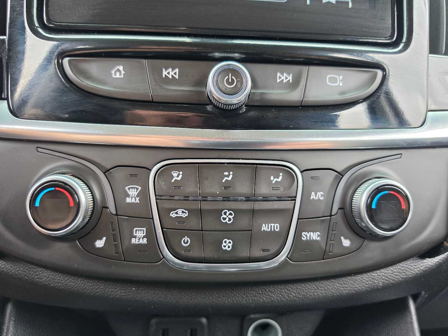 Thumbnail: 2018 Chevrolet Traverse - 19