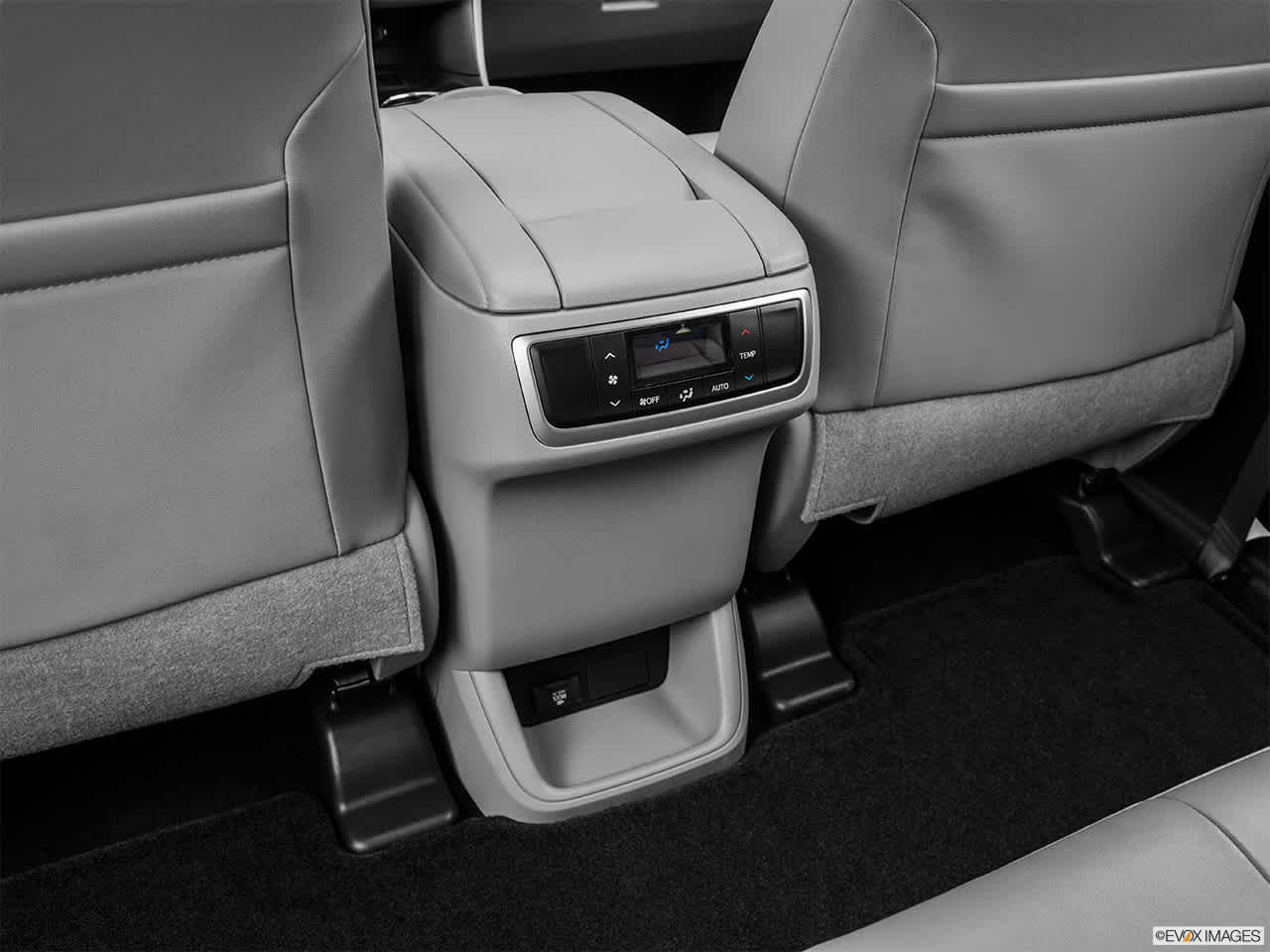 Thumbnail: 2014 Toyota Highlander - 12