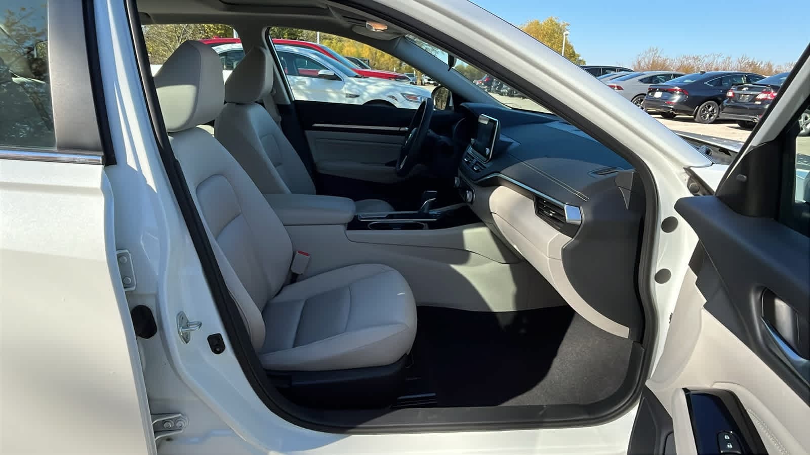 Thumbnail: 2022 Nissan Altima - 8