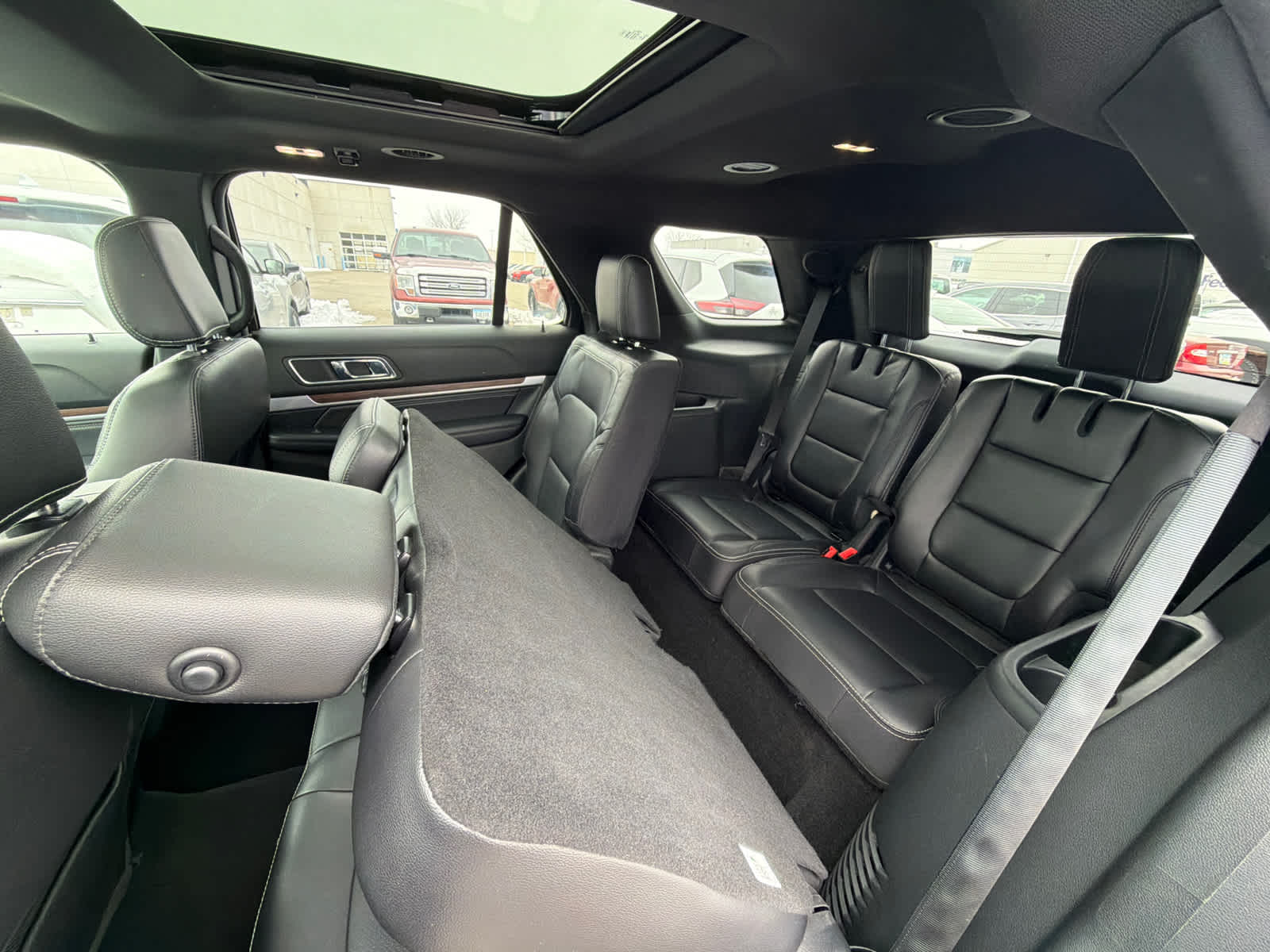 Thumbnail: 2018 Ford Explorer - 17