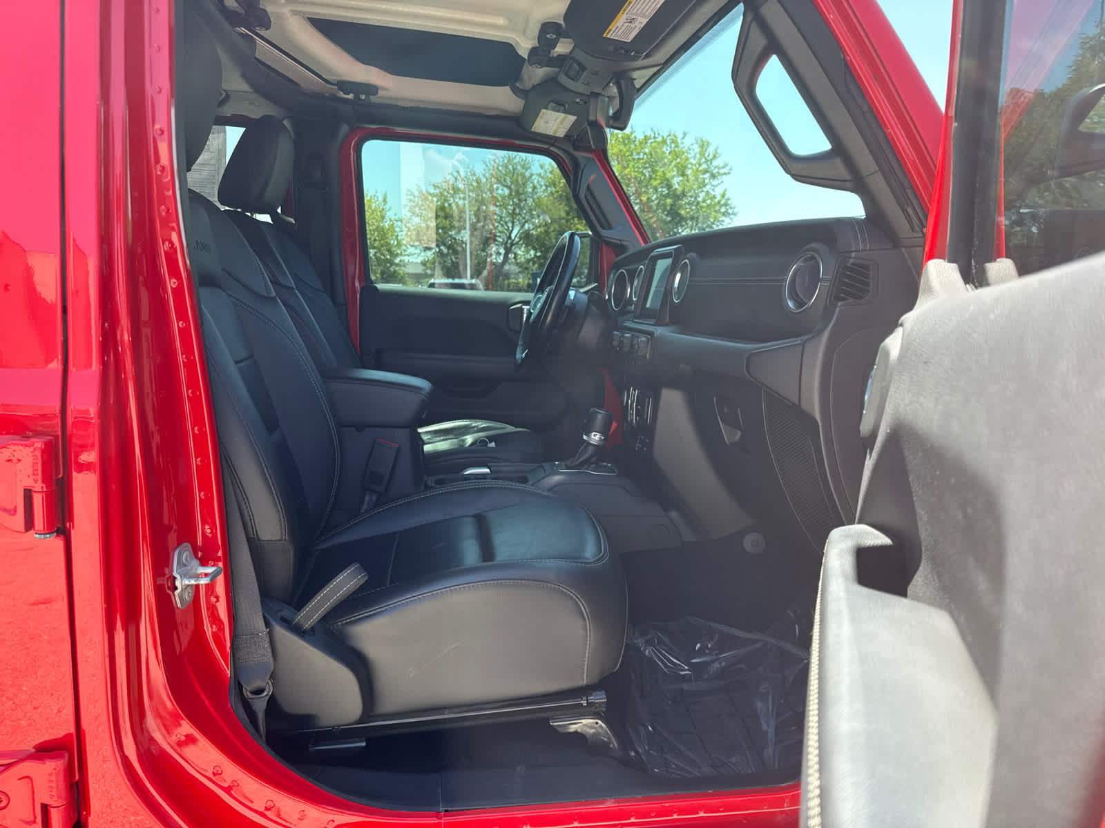 Thumbnail: 2022 Jeep Gladiator - 22